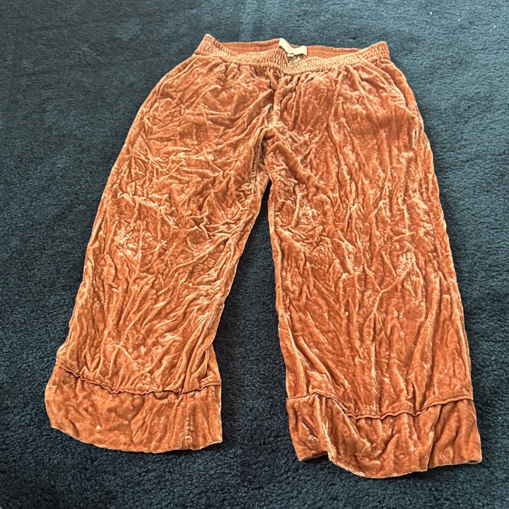 Cozy women’s pants in Rust Orange